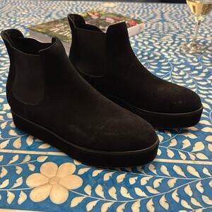 Pedro Garcia black suede platform
Booties. Sz 40.